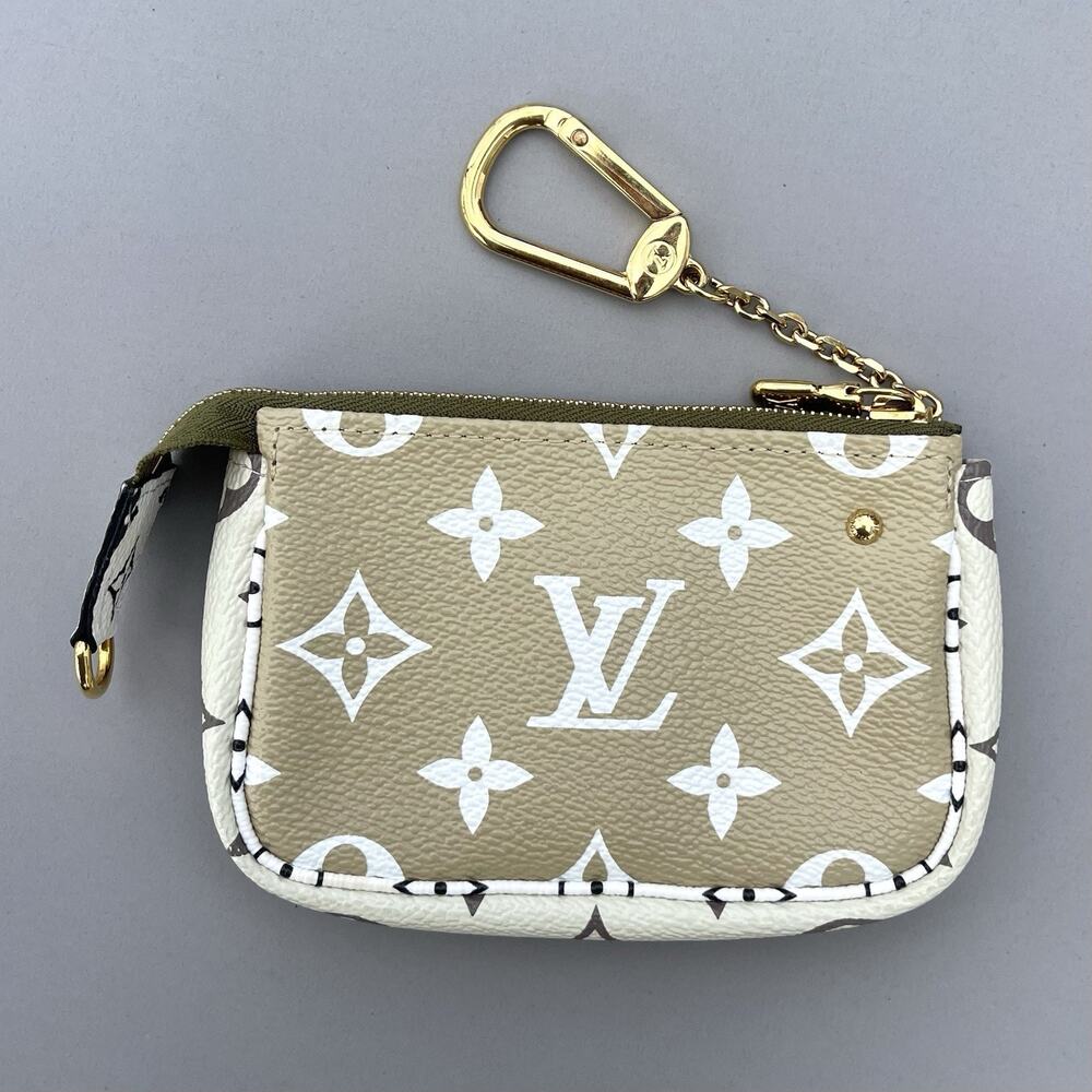 LOUIS VUITTON Monogram Giant Mini Pochette Pouch Ivory Green Limited Edition